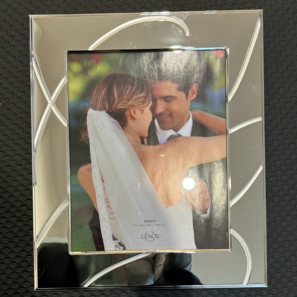 Lenox 8 x 10 silver plate picture frame